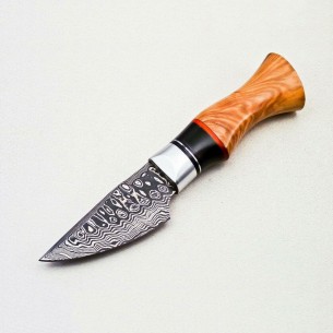 Custom Made Fixed Blade Skinning Knife With Beautiful Leather Sheath